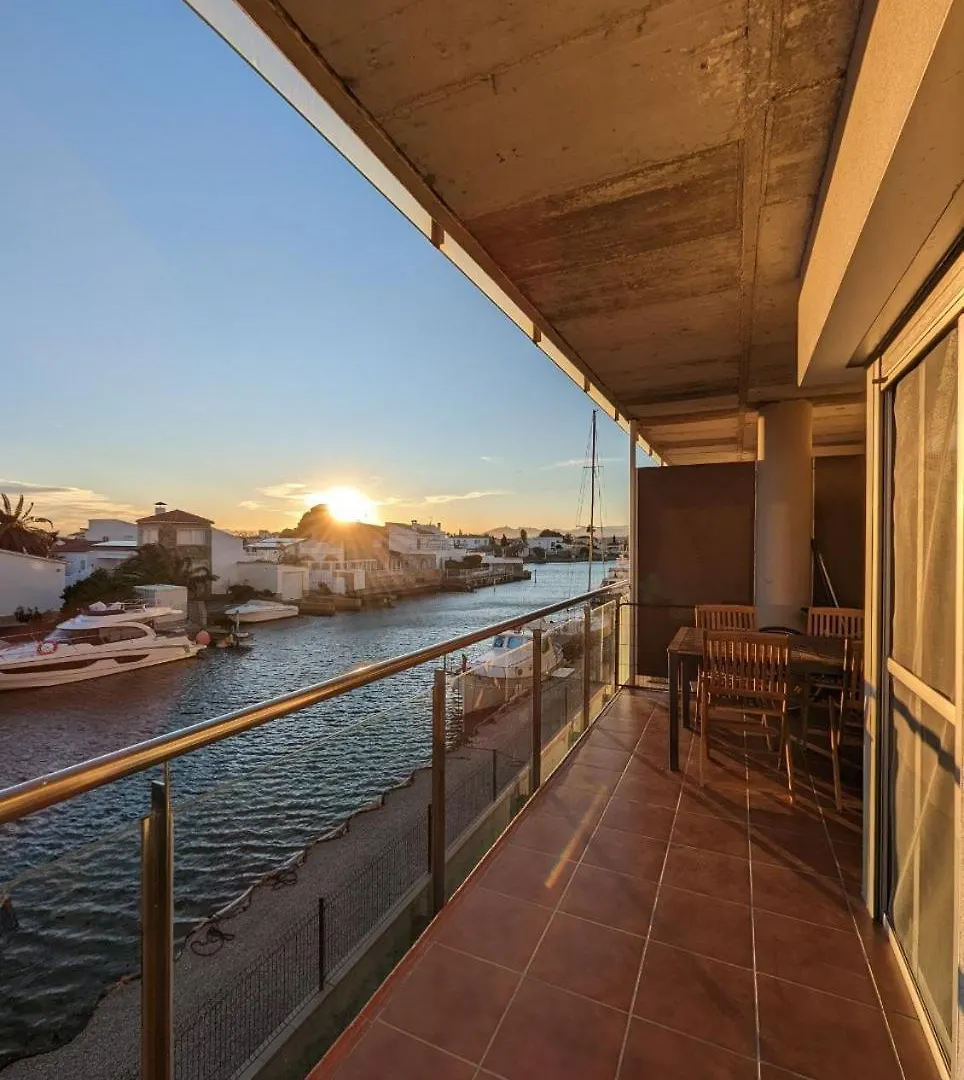 דירה Apartamento En Roses Vistas Al Canal ספרד