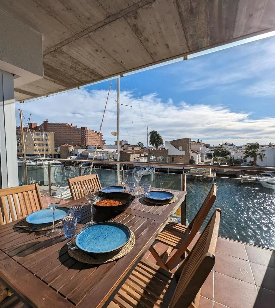 Apartment Apartamento En Roses Vistas Al Canal
